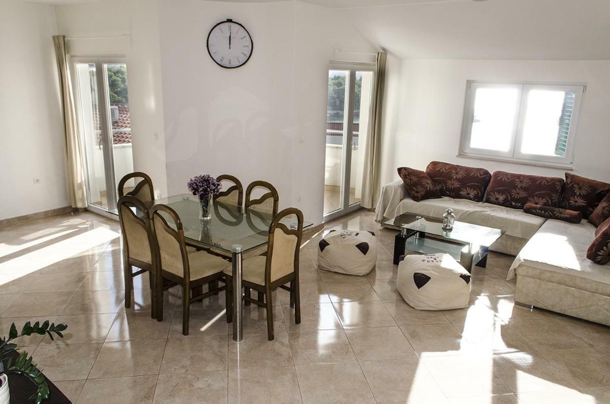 Mars Appartement Trogir Buitenkant foto
